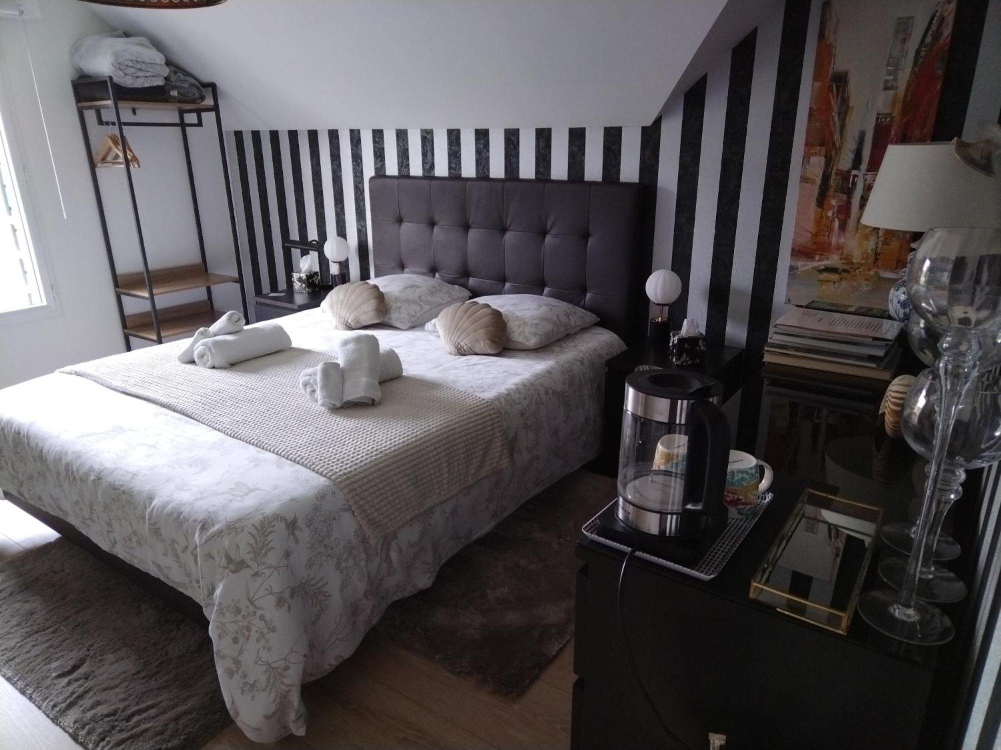 Chez Helene Bed & Breakfast Saint-Coulomb Eksteriør bilde